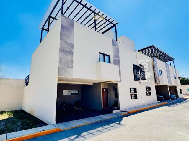 Casa en Condominio a un costado del Club de Golf Los Encinos