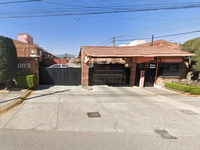 Casa en Condominio a la Venta en Marie Curie 823, Las Torres, Toluca, Recuperación Bancaria