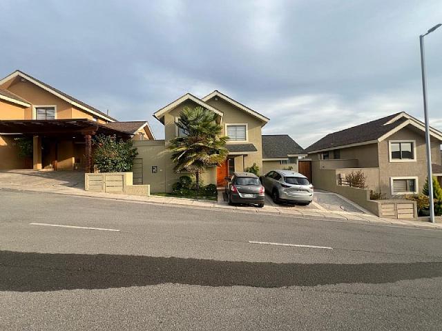 CASA EN CONDOMINIO ALTA VISTA LA REINA ALTA