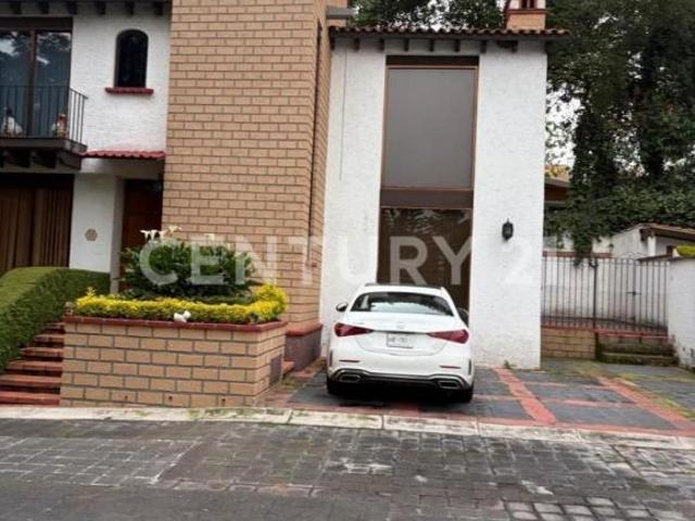 CASA EN CONDOMINIO · AVENIDA CENTENARIO