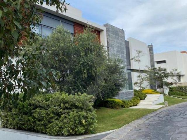 Casa en condominio de 1300 m² con 5 recámaras en venta en Zapopan