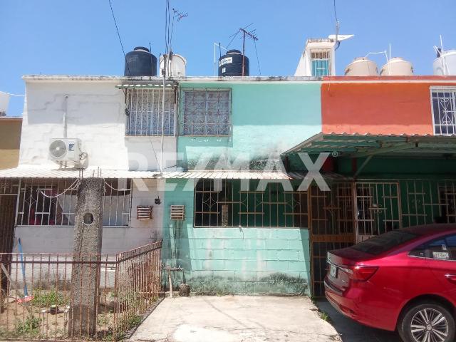 Casa en condominio En cd. Renacimiento Acapulco