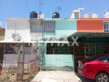 Casa en condominio En cd. Renacimiento Acapulco