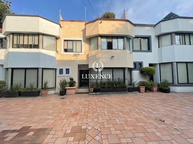Casa en condominio en Jardines del Pedregal en Venta o Renta