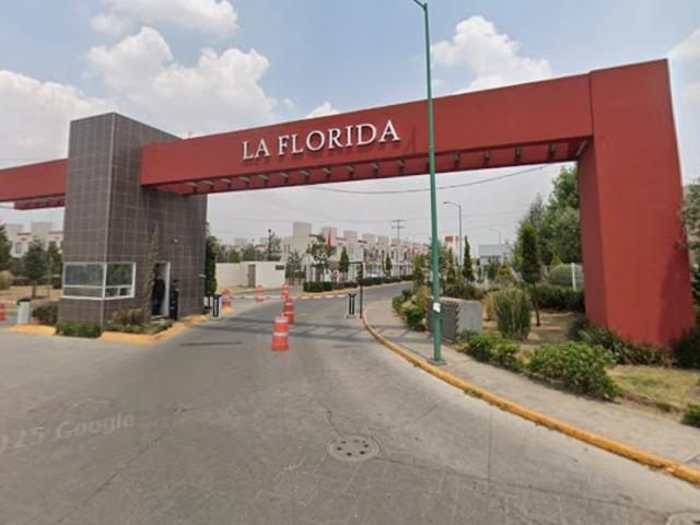 Casa en Condominio en Otzolotepec, México, a la Venta