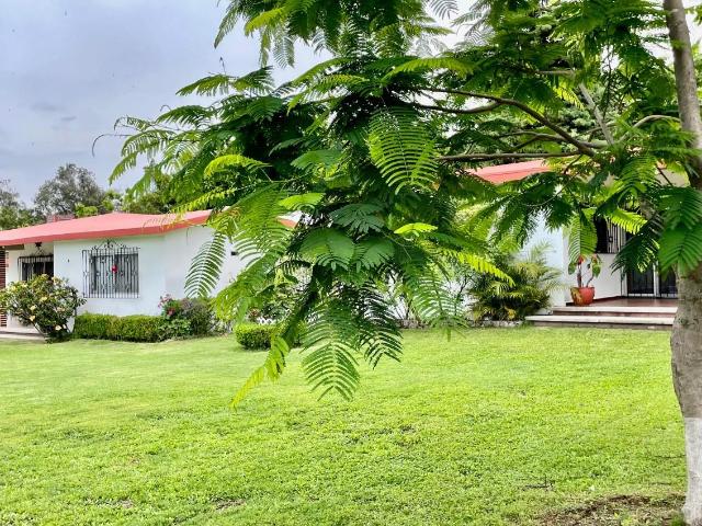 Casa en condominio en Lomas de Cortes