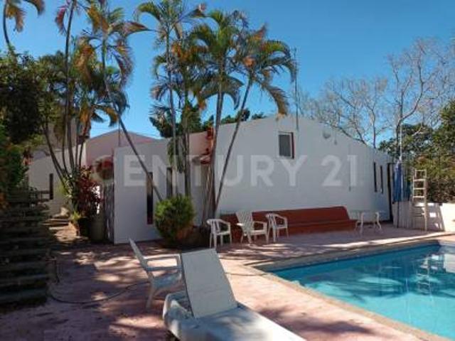 CASA EN CONDOMINIO EN LA COLONIA CLUB DE GOLF CUERNAVACA