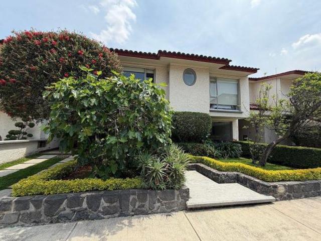 Casa en condominio en San Jerónimo Lídice con jardín y cuarto de juegos
