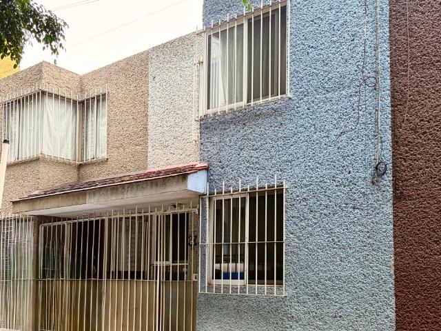 Casa en Condominio, en Siracusa, Lomas estrella