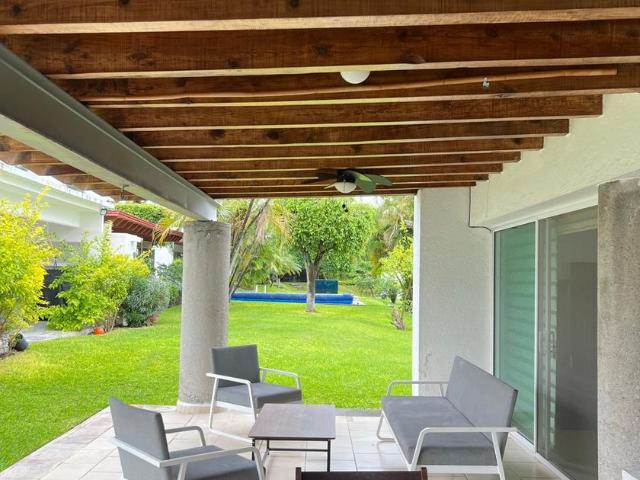 Casa en condominio en renta Condominio Las Colinas De Santa Fe, Cda. Del Castillo, Fraccionamiento De Santa Fé, Santa Fe, Morelos, México