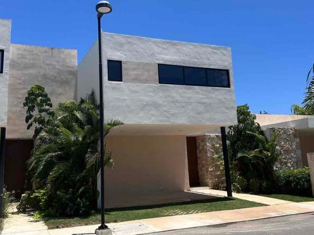 Casa en condominio en renta Calle 57 c, Conkal, Yucatán, 97345, Mex