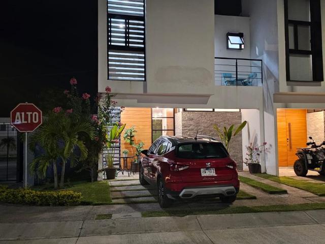 Casa en condominio en Renta Amueblada Fracc. Corales Residencial