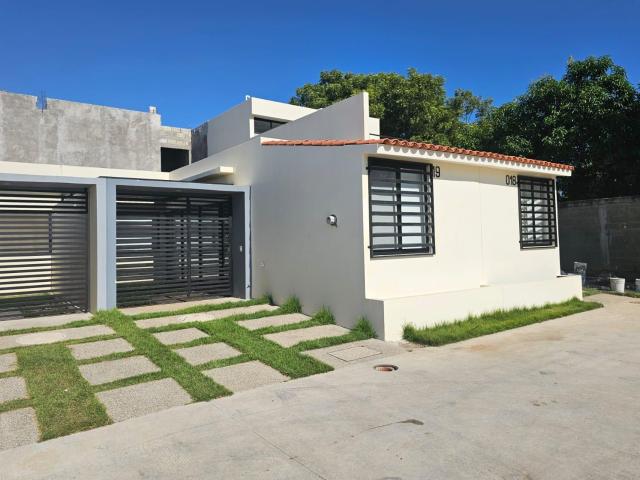 Casa en condominio en RENTA amueblada, 1 nivel coto con alberca