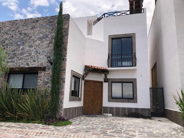 Casa en condominio en renta Antigua Residencial, Avenida Fray Juan De San Miguel, Villa De Los Frailes, San Miguel De Allende, Guanajuato, México