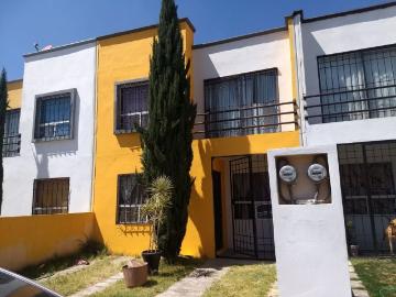 Casa en condominio en renta Bosques De Cantabria, Sauces, Estado De México, México