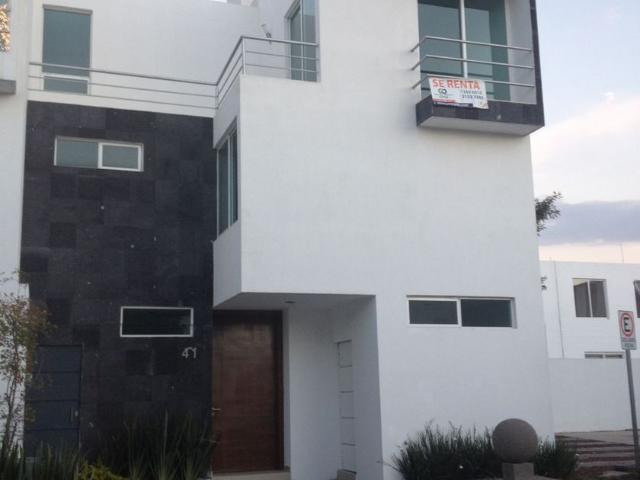 Casa en condominio en renta Base Aérea 5950, San Juan De Ocotán, Zapopan, Jalisco, México