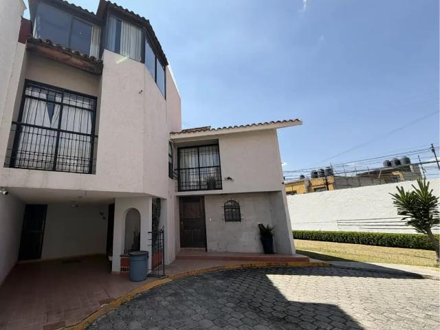 Casa en Condominio en Renta en Ampliacion Lazaro Cardenas a Dos Cuadras de La Prepa Cinco