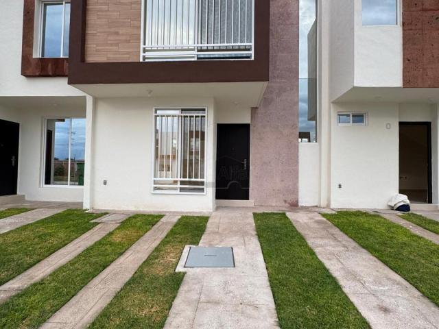 Casa en condominio en renta en Santa Bárbara, Irapuato, Guanajuato