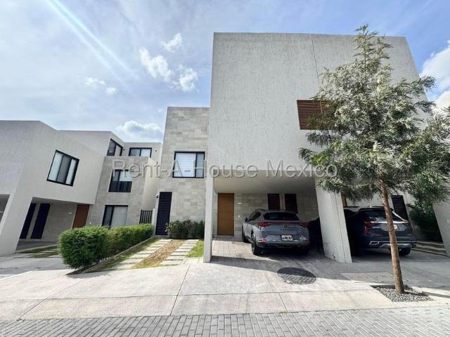 Casa en condominio en renta El Salitre, Municipio De Querétaro