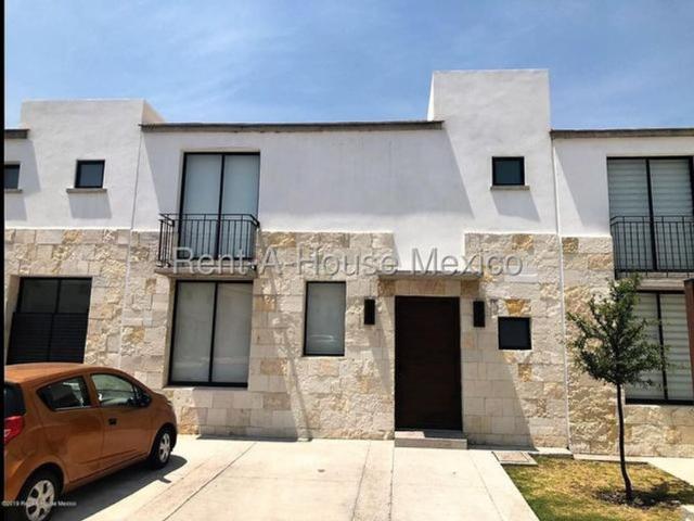 Casa en condominio en renta El Refugio, Querétaro, México
