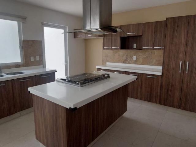 Casa en condominio en renta Fraccionamiento San Telmo Norte, Prolongación General Ignacio Zaragoza, Trojes De Alonso, Aguascalientes, México