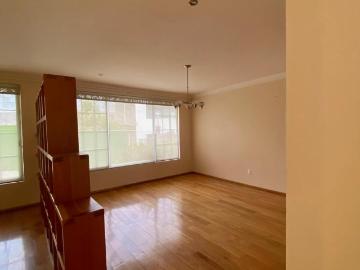 CASA EN CONDOMINIO EN RENTA INTERLOMAS