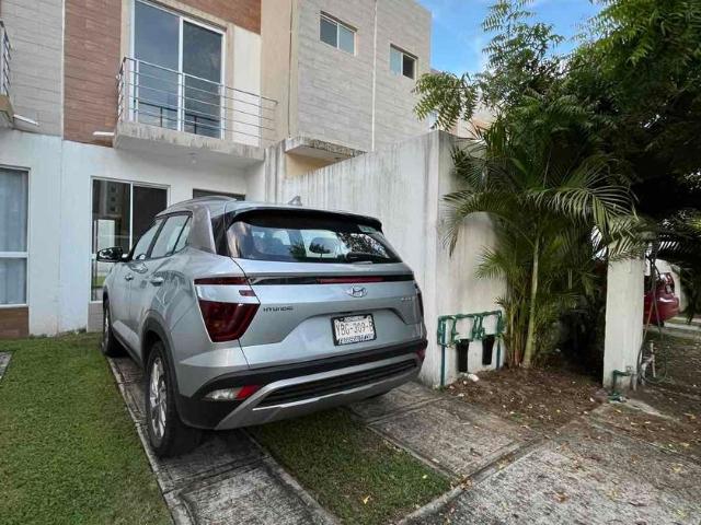 Casa en condominio en renta Lagos De Puente Moreno, Veracruz, México