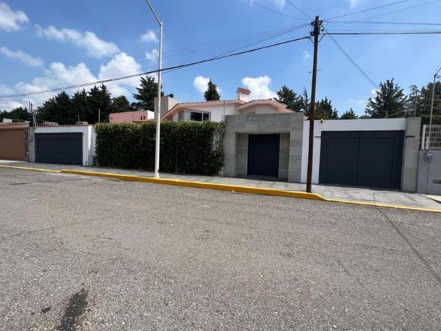 Casa en condominio en renta San Carlos, Metepec, Metepec