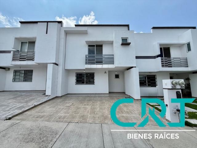 Casa en condominio en renta Porton Del Valle, Boulevard Jose María Morelos, León, Guanajuato, México