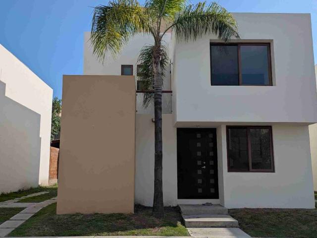 Casa en condominio en renta Puerta Del Sol 2a, Puerta Real Residencial Desarrollo Urbana 08, Fraccionamiento Y Club De Golf Los Encinos, Querétaro, México