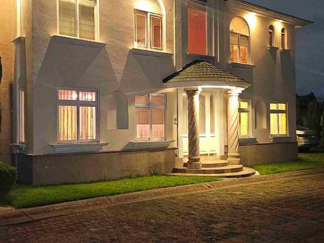 Casa en condominio en renta Real De Arcos, Metepec