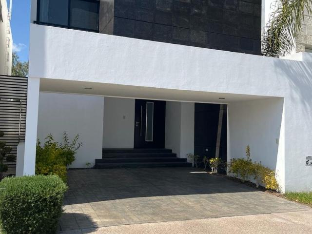 Casa en condominio en renta Residencial Campestre Los Fresnos, Avenida Guadalupe Gonzalez, Residencial Campestre Los Fresnos, Pocitos, Aguascalientes, México