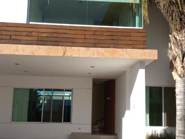 Casa en condominio en renta Residencial Campestre Los Fresnos, Avenida Guadalupe Gonzalez, Residencial Campestre Los Fresnos, Pocitos, Aguascalientes, México