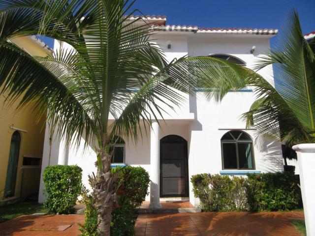 Casa en condominio en renta Residencial Marbella, Cto. Nauti Luis, Playa Del Carmen, Quintana Roo, México