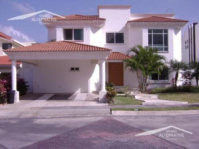Casa en condominio en renta Villa Magna, Cancún