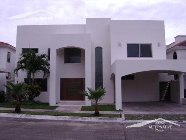 Casa en condominio en renta Villa Magna, Cancún