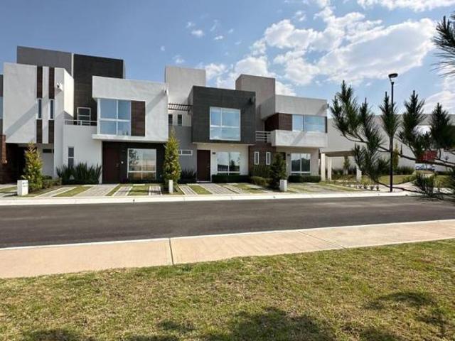 Casa en condominio en RESIDENCIAL ARONA, ZINACANTEPEC