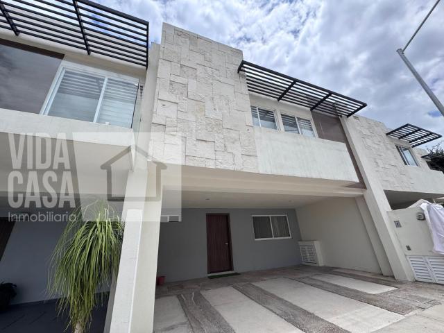 Casa en condominio en Trojes de Alonso