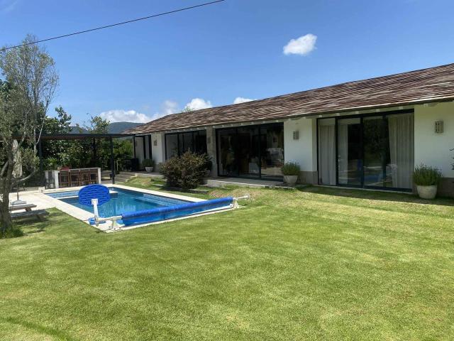 CASA EN CONDOMINIO EN VALLE DE BRAVO VENTA O RENTA