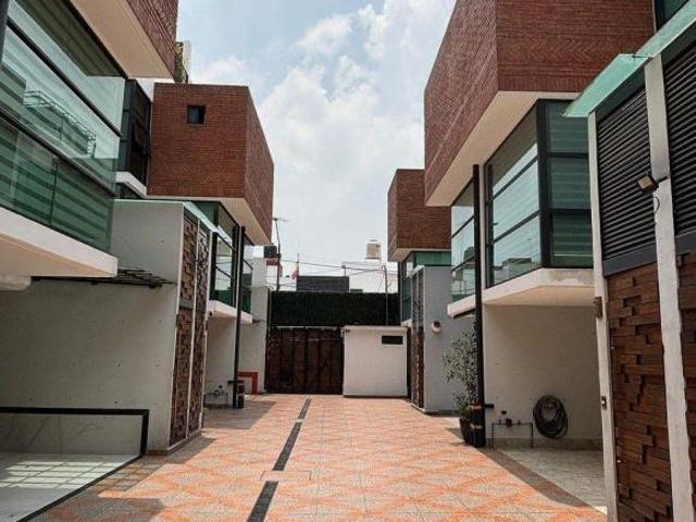 Casa en condominio en Venta con 3 recámaras y patio en Reforma Iztaccihuatl Norte
