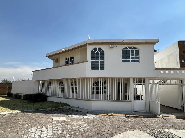 Casa en condominio en Venta en Conjunto Lomas de Vista Hermosa, Toluca