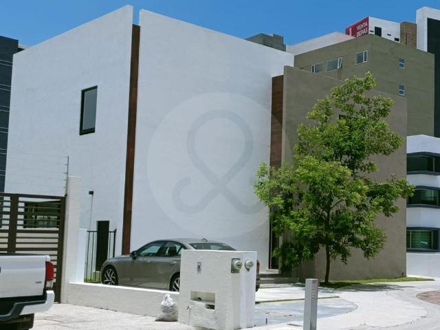 Casa En Condominio en venta en Fraccionamiento Ca?adas del Lago 3 Rec?maras