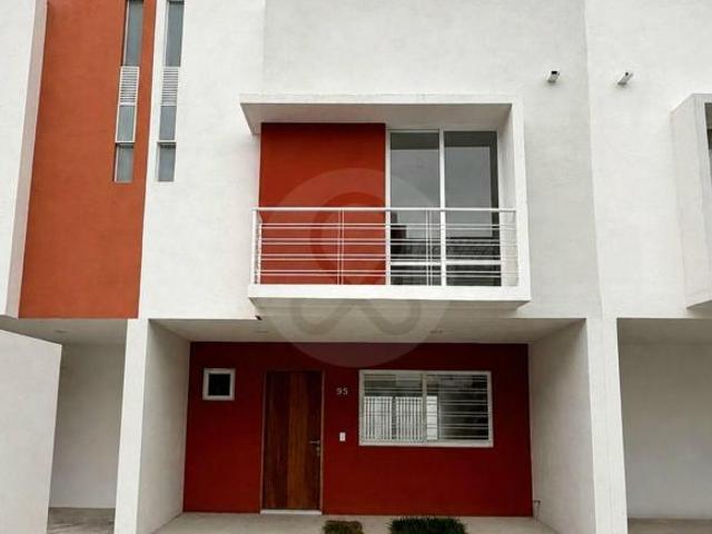 Casa en condominio en venta en Jardines de los Poetas