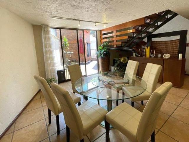 Casa En Condominio en venta en Lomas de las Palmas 5 Recámaras