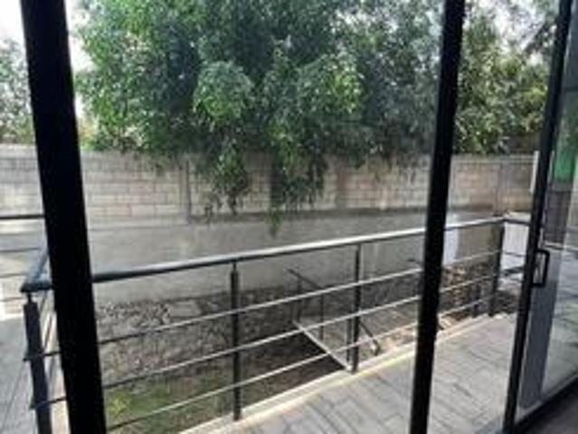 Casa en Condominio en Venta en Valle de Tepepan con Terraza y Jardín