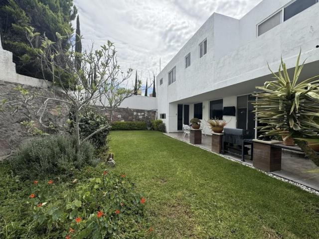 Casa en condominio en venta en Vista Real Country Club