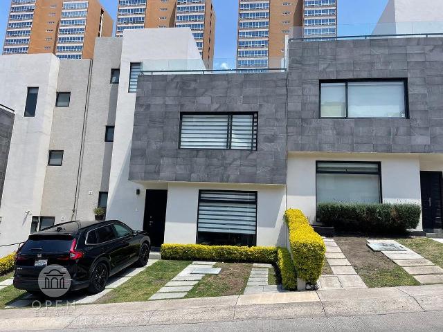 CASA EN CONDOMINIO EN VENTA O RENTA en Zona Esmeralda Conjunto REVA