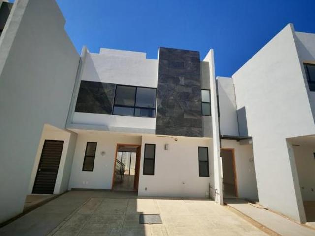 Casa en condominio en Venta nueva Con roof Garden en lomas de Angelópolis III, Puebla