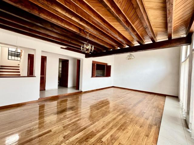 Casa en Condominio en Venta. Precio Negociable