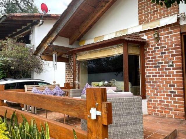 Casa en condominio estilo vallesano cerca del centro de Valle de Bravo